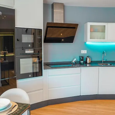 ¡piso De Lujo A 200 Metros De La Playa! -